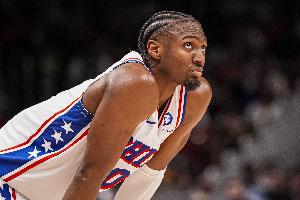 nba湖人vs弟胡直播