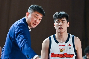 尤文图斯vs佛罗伦萨迪巴拉表情