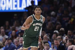 11月9日nba湖人vs热火全场回放