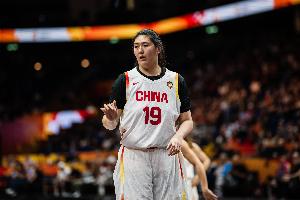 内线统治力尽显！张子宇替补登场6分钟高效砍下12分3篮板