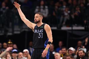 克莱与父亲迈克尔·汤普森跻身NBA历史第四对总分破3万的父子组合