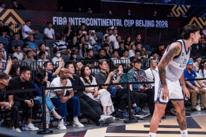 洲际杯开幕式星光熠熠 姚明斯科拉马布里孙悦杨鸣等名宿齐聚