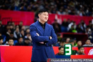 媒体人：篮协2022年为杜锋开出均薪超千万新约 合同年限至2028年