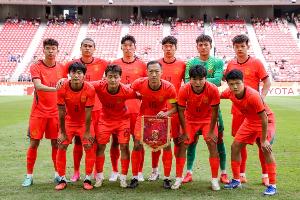 门神本色依旧！李昊零封阿联酋贡献5次扑救，首战朝鲜亦有4次扑救
