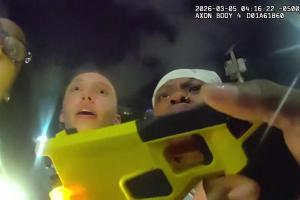 WNBA球星夜店外被捕风波：布克斯在场遭警察电击枪指脸警告