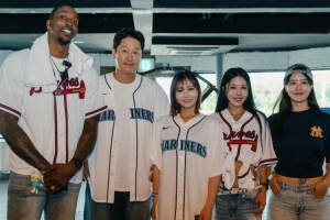 首尔之行星光熠熠！霍华德晒照合影知名啦啦队女神、美女DJ与运动网红