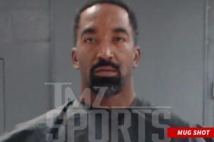 这次有几位朋友来探视？TMZ：前NBA球员JR-史密斯因家暴被捕
