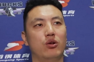 翟晓川：李楠要求我延续擅长打法 快攻、篮板与空位投篮缺一不可