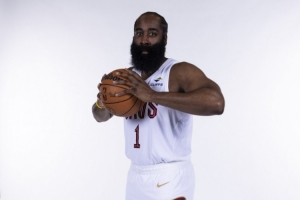 牌面拉满！NBA官方发布哈登新赛季定妆照：大胡子迎来第18个赛季