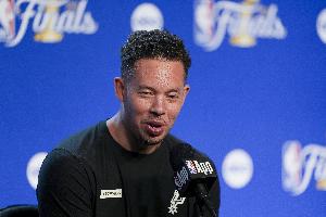 米奇盛赞多诺万：性格出众&经验丰富 更是卷起袖子的实干家