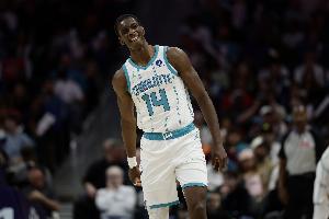 非卖品！名记：黄蜂休赛期对所有关于迪亚巴特的交易询价一律说不
