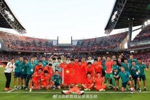 传射建功！蓉城四将披甲出征，携手登上亚运会领奖台