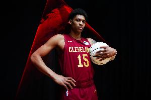 米利克·托马斯谈NBA适应之道：节奏飞快 决策必须更果决