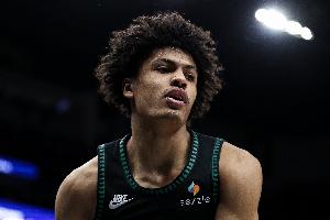 芬奇盛赞贝兰热：具备换防一号位至五号位潜力 脚步敏捷仍需打磨防守