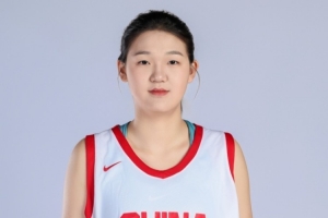 孙晗昀砍14+11两双 正负值+26助U18女篮大胜