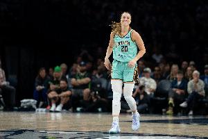 WNBA季后赛半决赛首战：自由人82-92负于梦想 约内斯库空砍27分 韩旭替补3分