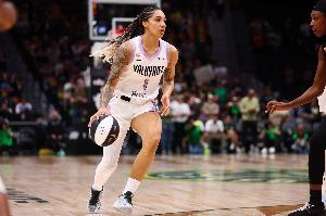WNBA半决赛首战：女武神71-60力克王牌 威廉姆斯25+11+5 威尔逊24分难救主