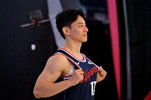 八村塁盛赞河村勇辉首秀:叮嘱他做自己,打出风格自然水到渠成