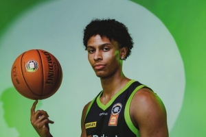 ESPN名记：丹尼尔斯胞弟投射与比赛阅读能力显著提升 大概率跻身NBA选秀名单