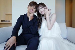 甜妹天花板!久保建英新婚妻子:童星出道甜美可人,坐拥百万粉丝