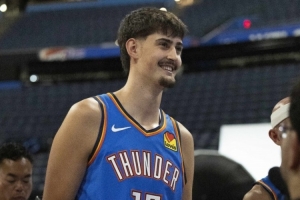 马拉:NBA对抗强度远超大学 适应环境后我将有更好发挥