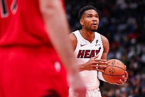 字母哥畅谈热火生涯新篇：满怀激动 期待新赛季启航