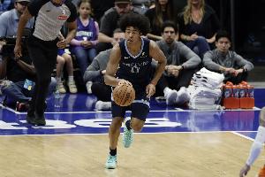 手感冰凉！韦尔斯首发出战22分钟 10投仅2中三分6中1