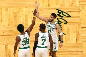 斯玛特感叹布朗遭交易：连FMVP也难逃商业规则 NBA现实令人无奈