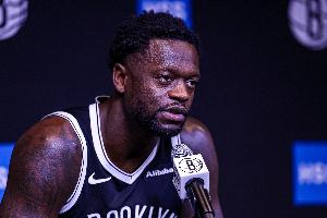 兰德尔：球队打五外阵容时我将出任小球中锋 这正是季前赛的意义