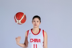 半场爆发！孙晗昀5投全中砍10分3板 李沅珊高效输出10分2助