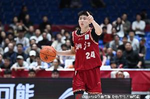 渐入佳境！李悦洲半场13分钟三分3中2贡献7分