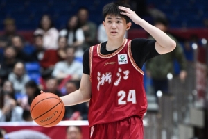 5犯仍高效发挥！李悦洲9投5中&三分4中3轰16分2助2断