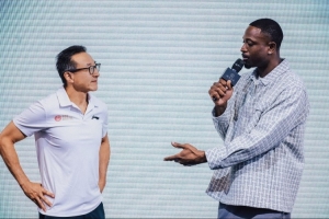 韦德携克里斯蒂现身澳门NBA House 蔡崇信官宣携手韦德训练营