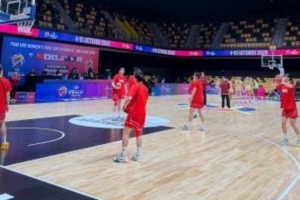 中国U18女篮半决赛首发名单公布 李沅珊继续领衔出战