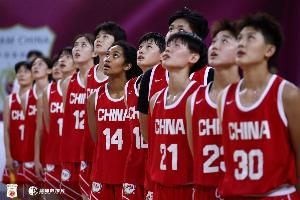 陈楠：开局不佳队员未适应澳式对抗 防守尚可但篮板吃亏