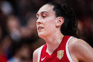 拼尽一切！斯图尔特15中6空砍26分4板6助1断2帽 罚球13中13