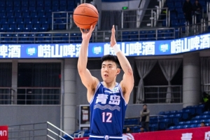 队记:段昂君海外特训成果显著进步明显 李俊贤已能适应CBA对抗强度