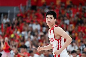 媒体人：国手长期随国家队集训负伤 只得借CBA赛季调整休养
