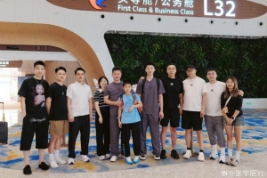 “国产库里”张宇辰晒机场照启程菲尼克斯 踏上美高篮球逐梦之旅