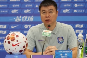 于根伟谈王秋明伤势：本来牙齿需要手术，但他强烈要求随队出征