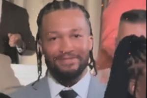 纽约父子局趣味上演！哈特搞怪整活：配上喜感BGM恶搞布伦森囧照并@其子