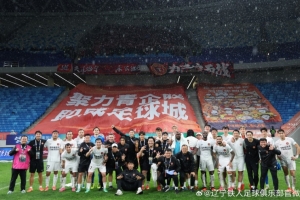 闪击+世界波+双响！辽宁铁人楠波湾客场4-0大胜青岛海牛