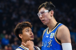 CBA首轮京吉大战名单公布：周琦赵睿姜伟泽领衔 曾凡博在列