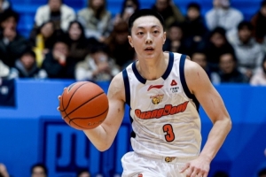 胡明轩：球队仍有很大成长空间 将在后续比赛中持续进步