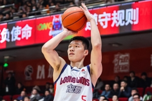 媒体人惊叹表现：广州龙狮第二节持续压制对手令人意外