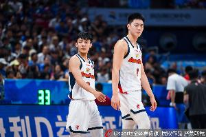 记者：广东高度太吃亏 后卫迷你四号位经常迷你 还得试会迷你中锋