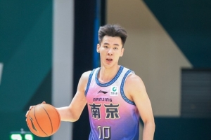 正负值-30最低！郭昊文13中5拿18分4助 罚球7中7