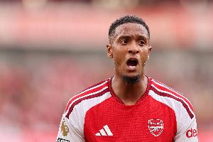 费迪南德：孔萨在比赛最后时刻的那次铲断，凭那球他就配得上涨薪