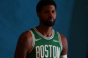 怀特:乔治已在NBA取得巨大成就却仍虚心学习 我告诉他做自己就好