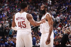 被76人追至只差7分！名记吐槽：骑士中场休息后出更衣室了吗？